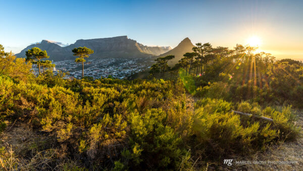 Südafrika Bilder. Sunset over magical Cape Town. Taken by Marcel Gross Photography