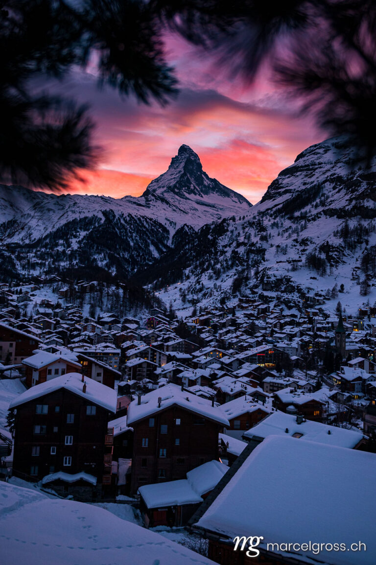 Winterbild Schweiz. Zermatt and Matterhorn in Switzerland on a wonderful winter sunset. Marcel Gross Photography