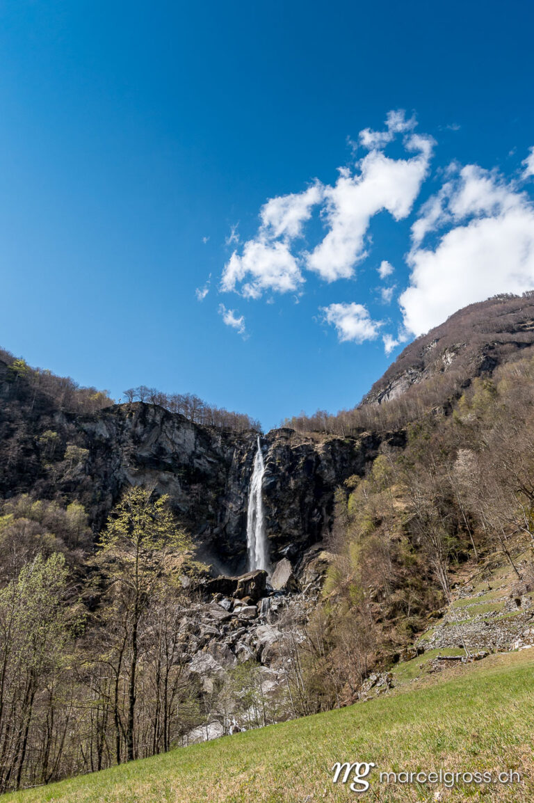Tessin Bilder. impressive Cascata di Foroglio in spring, Valle di Bavona, Ticino. Marcel Gross Photography